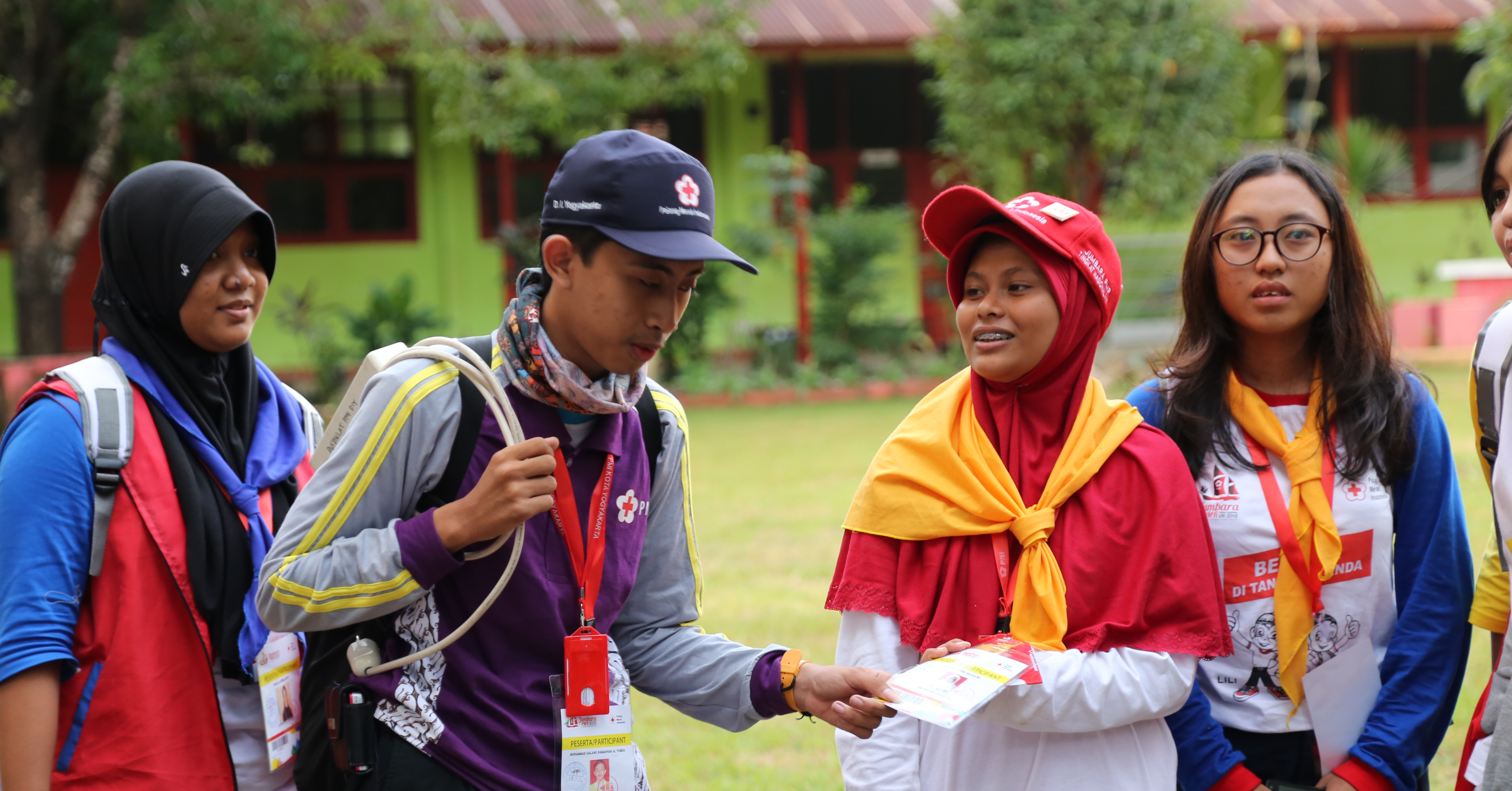 Member of PMI Youth Volunteers participated in Youth Journalism activity during Youth Gathering in Pangkep, South Sulawesi, July 25, 2016.